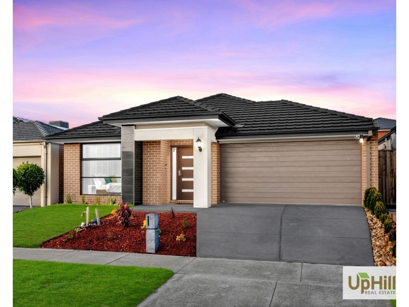 34 Compton Way, Clyde North VIC 3978