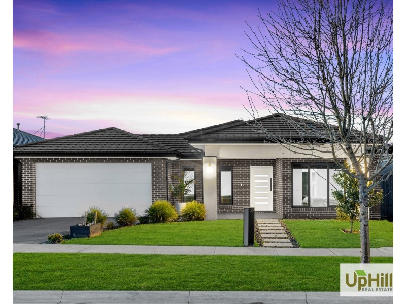 39 Garrard Crescent, Clyde VIC 3978