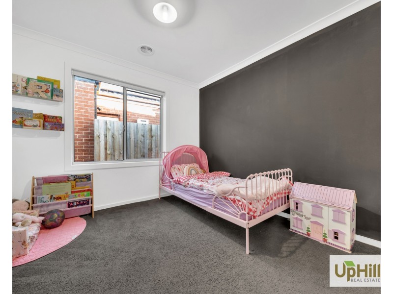 3 Glow Way, Clyde North VIC 3978
