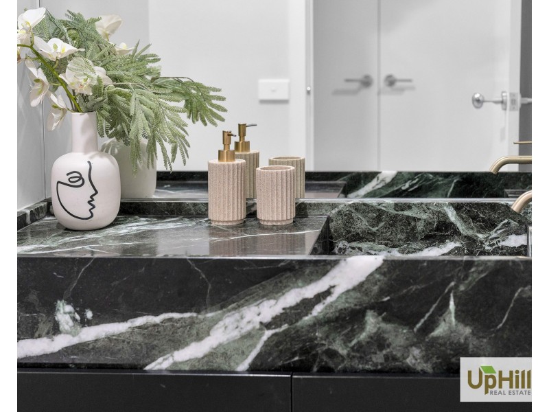 15 Burnbank Parade, Clyde North VIC 3978