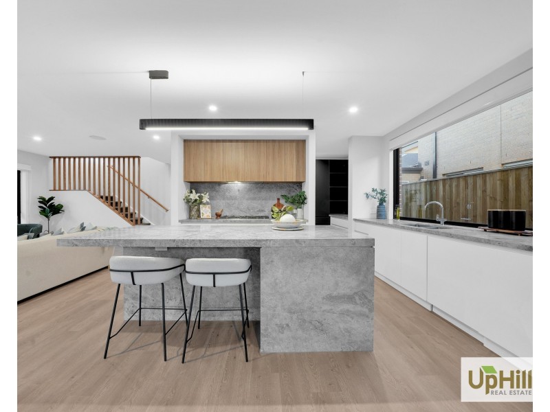 15 Burnbank Parade, Clyde North VIC 3978