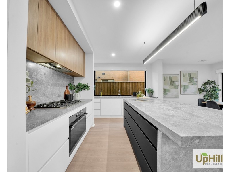 15 Burnbank Parade, Clyde North VIC 3978