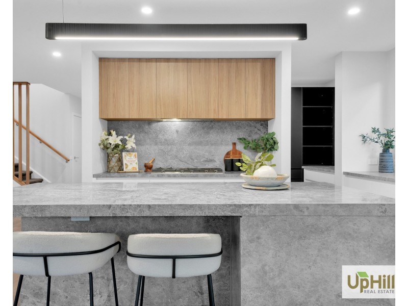 15 Burnbank Parade, Clyde North VIC 3978