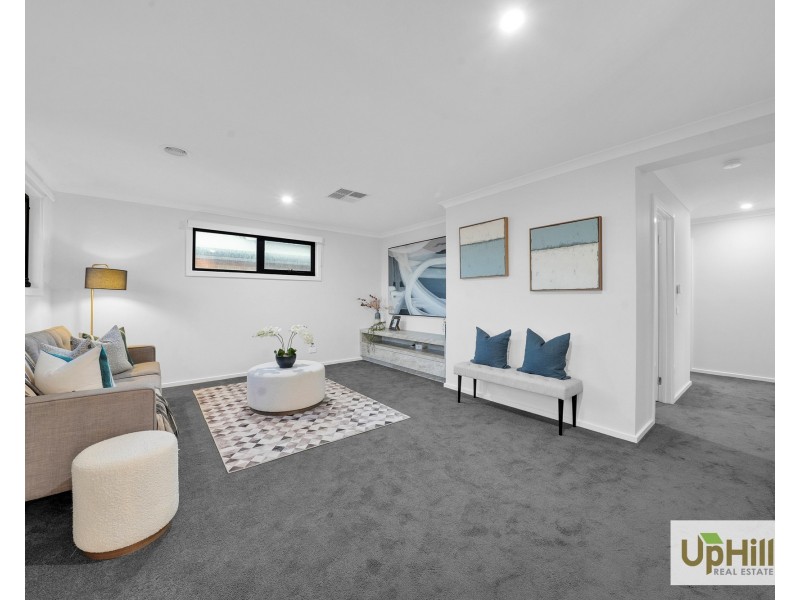 15 Burnbank Parade, Clyde North VIC 3978