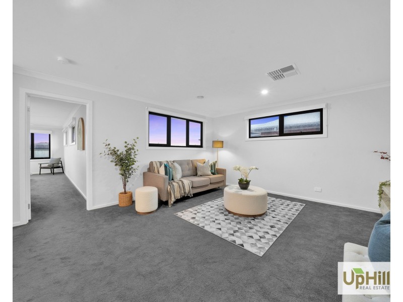 15 Burnbank Parade, Clyde North VIC 3978