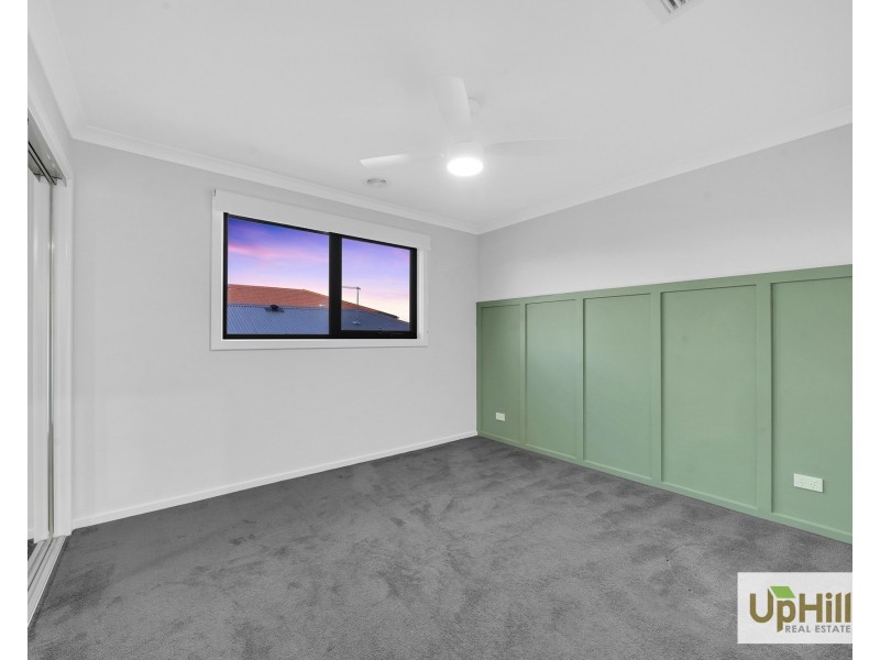 15 Burnbank Parade, Clyde North VIC 3978