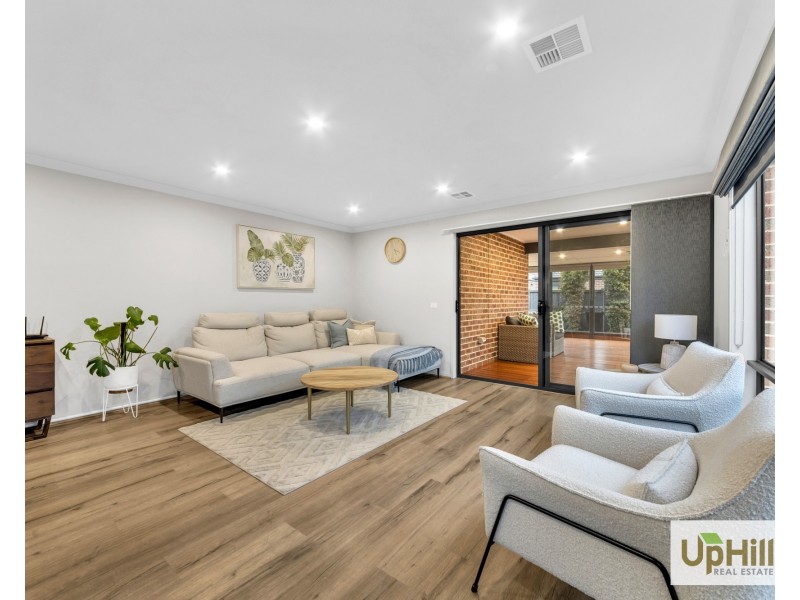 14 Craddock Drive, Clyde North VIC 3978