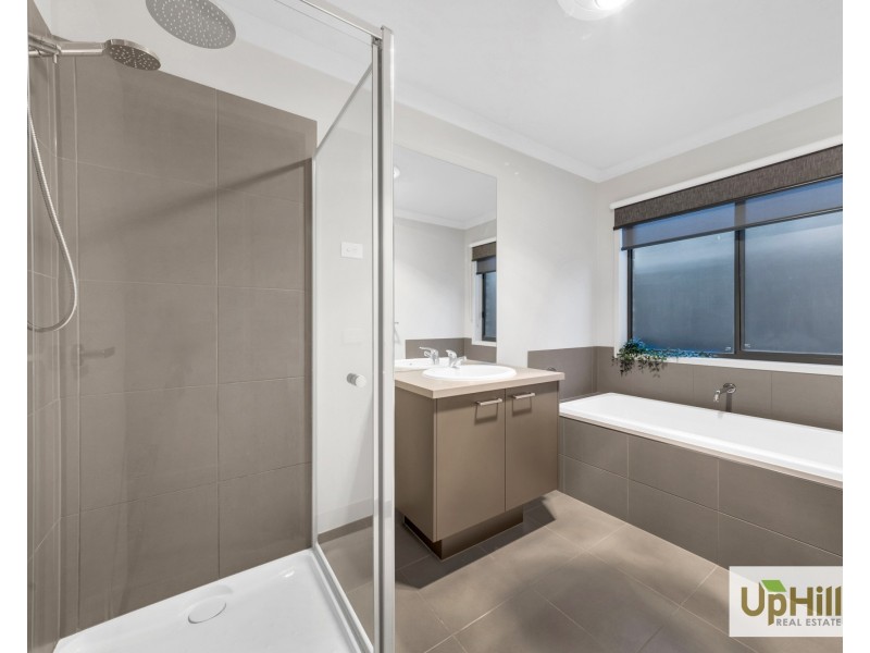 14 Craddock Drive, Clyde North VIC 3978