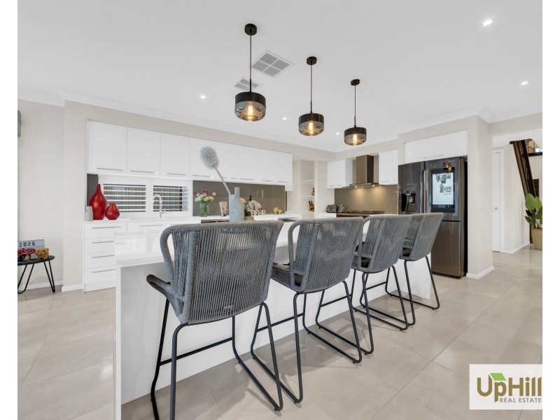 20 Lonarto Avenue, Clyde North VIC 3978