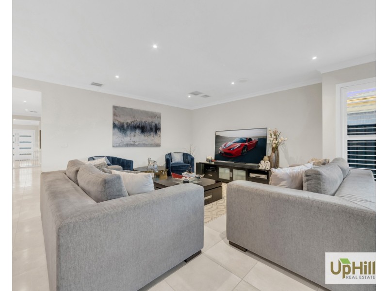 20 Lonarto Avenue, Clyde North VIC 3978