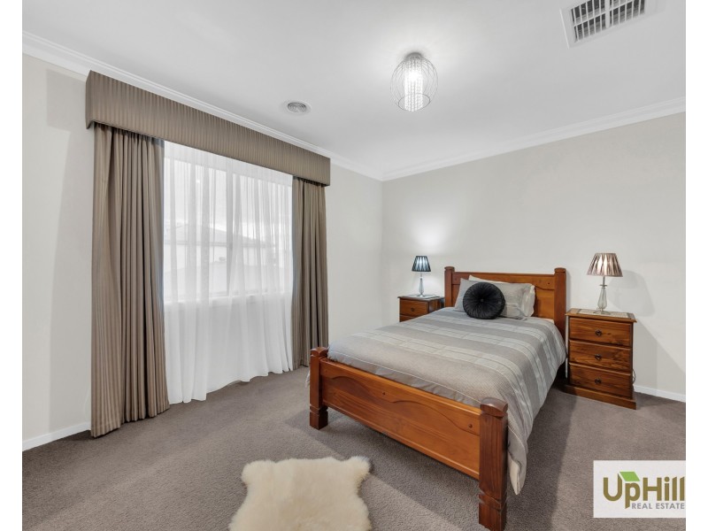 20 Lonarto Avenue, Clyde North VIC 3978
