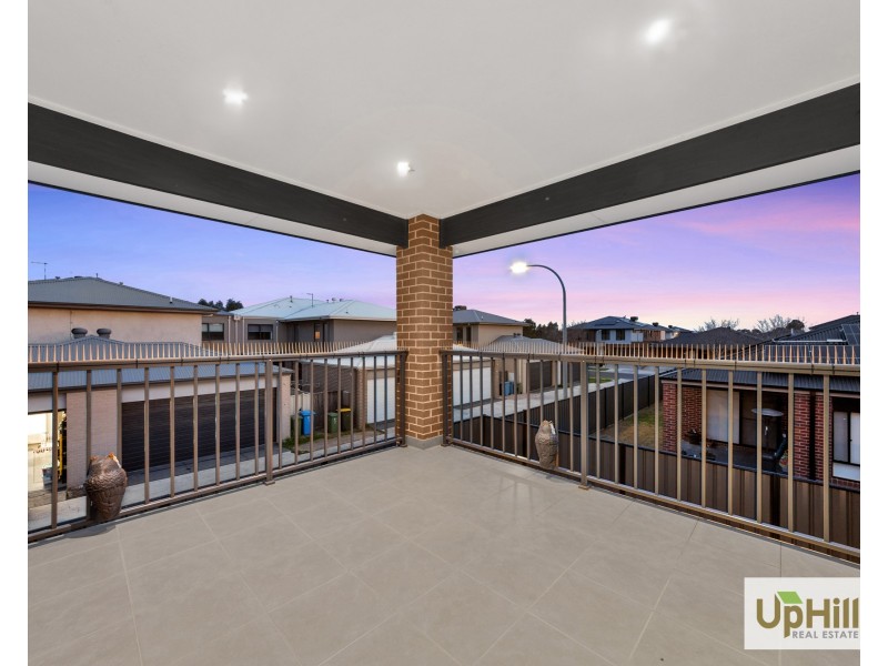 20 Lonarto Avenue, Clyde North VIC 3978