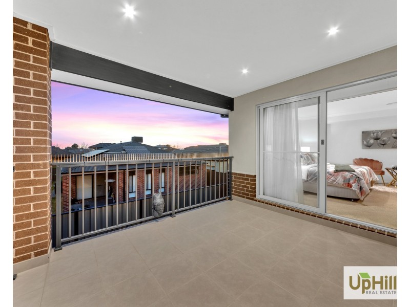 20 Lonarto Avenue, Clyde North VIC 3978
