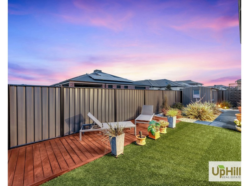 20 Lonarto Avenue, Clyde North VIC 3978