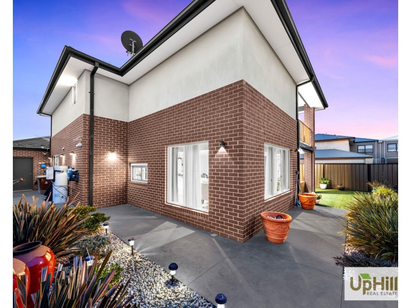 20 Lonarto Avenue, Clyde North VIC 3978