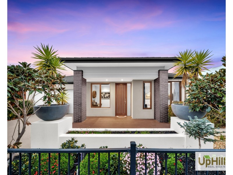 6 Callow Avenue, Clyde North VIC 3978