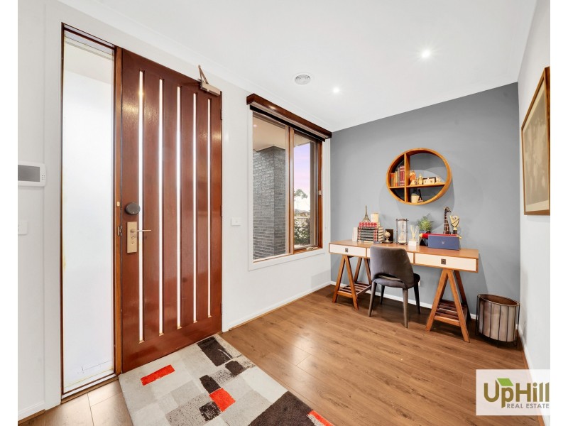 6 Callow Avenue, Clyde North VIC 3978