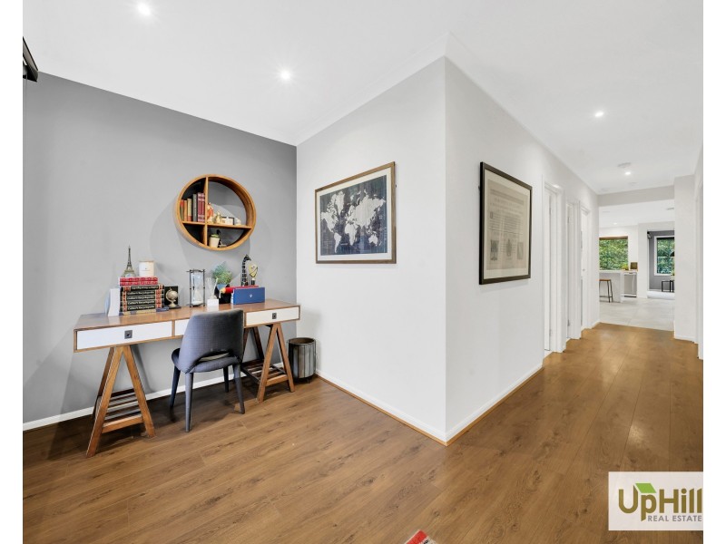 6 Callow Avenue, Clyde North VIC 3978