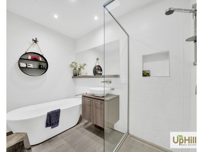 6 Callow Avenue, Clyde North VIC 3978