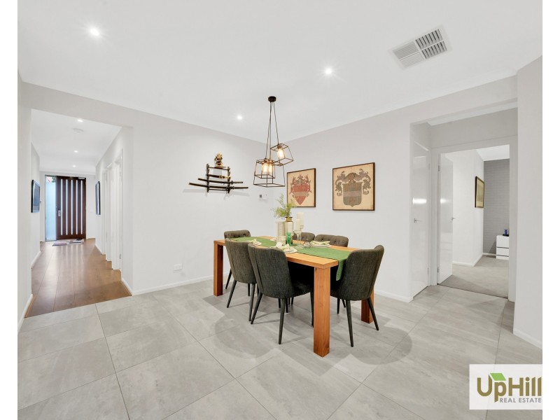 6 Callow Avenue, Clyde North VIC 3978