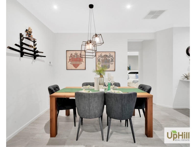 6 Callow Avenue, Clyde North VIC 3978