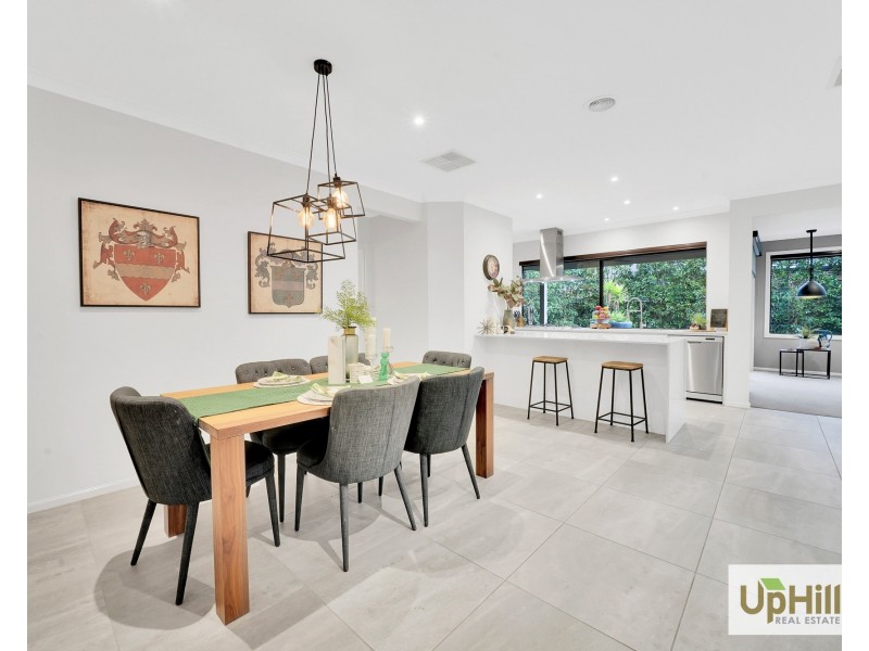 6 Callow Avenue, Clyde North VIC 3978