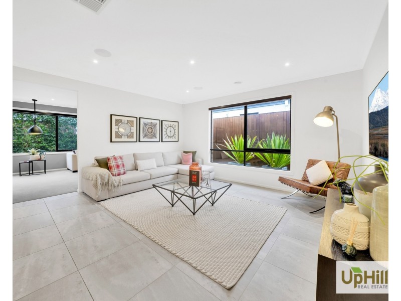 6 Callow Avenue, Clyde North VIC 3978