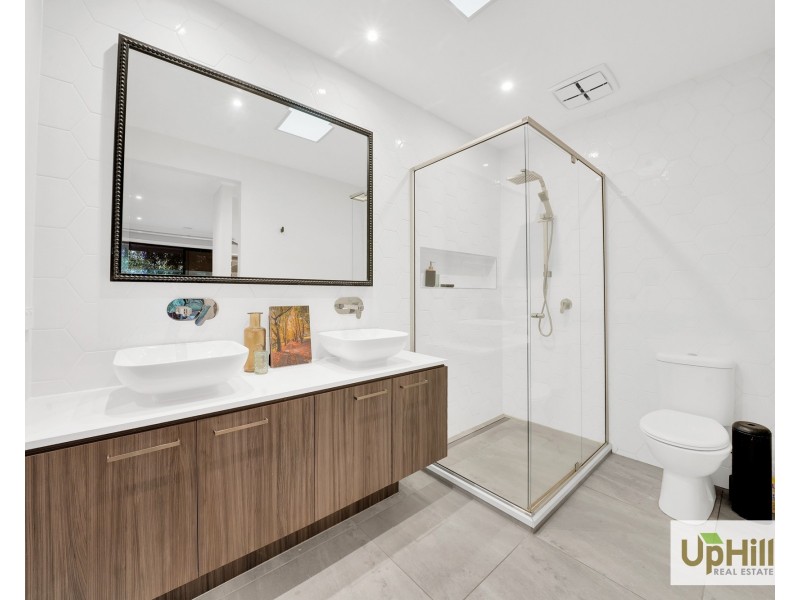 6 Callow Avenue, Clyde North VIC 3978