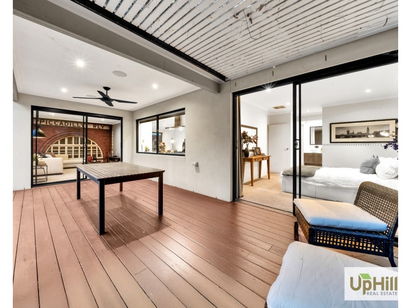 6 Callow Avenue, Clyde North VIC 3978