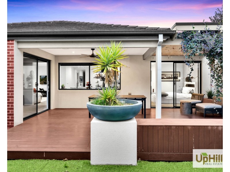 6 Callow Avenue, Clyde North VIC 3978