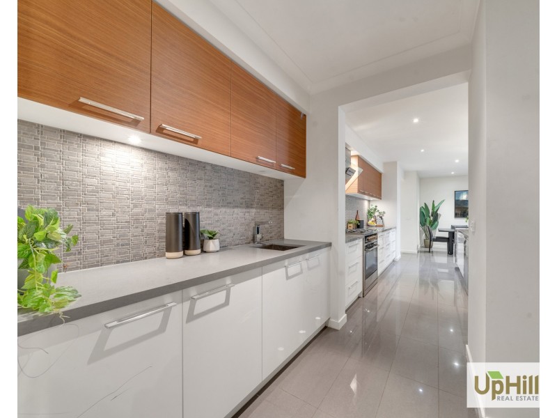 22 Waler Circuit, Clyde North VIC 3978