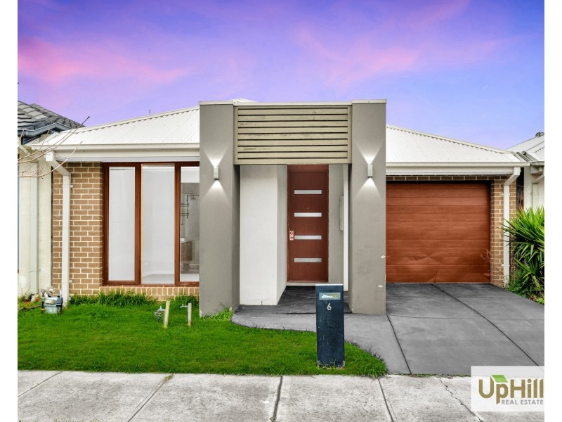 6 Rhynhurst Street, Clyde North VIC 3978
