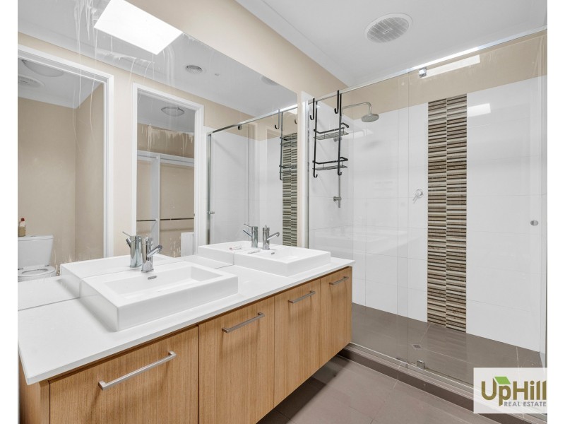 6 Rhynhurst Street, Clyde North VIC 3978