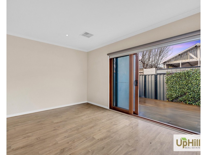 6 Rhynhurst Street, Clyde North VIC 3978