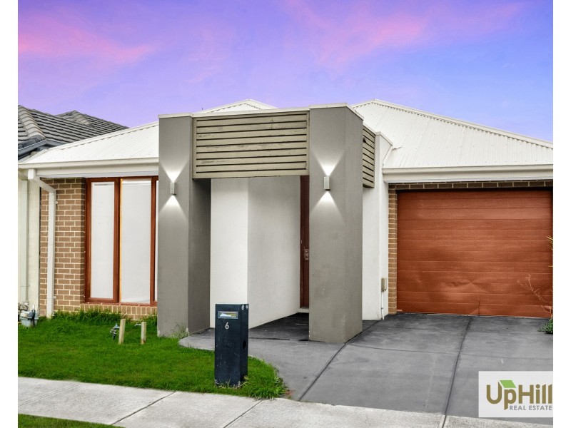 6 Rhynhurst Street, Clyde North VIC 3978