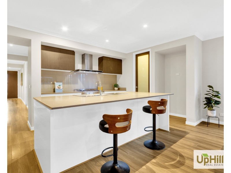 10 Serengeti Street, Clyde North VIC 3978