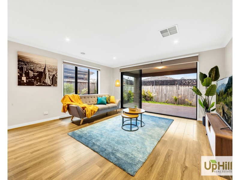 10 Serengeti Street, Clyde North VIC 3978