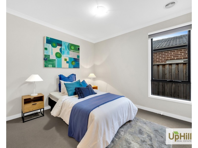 10 Serengeti Street, Clyde North VIC 3978