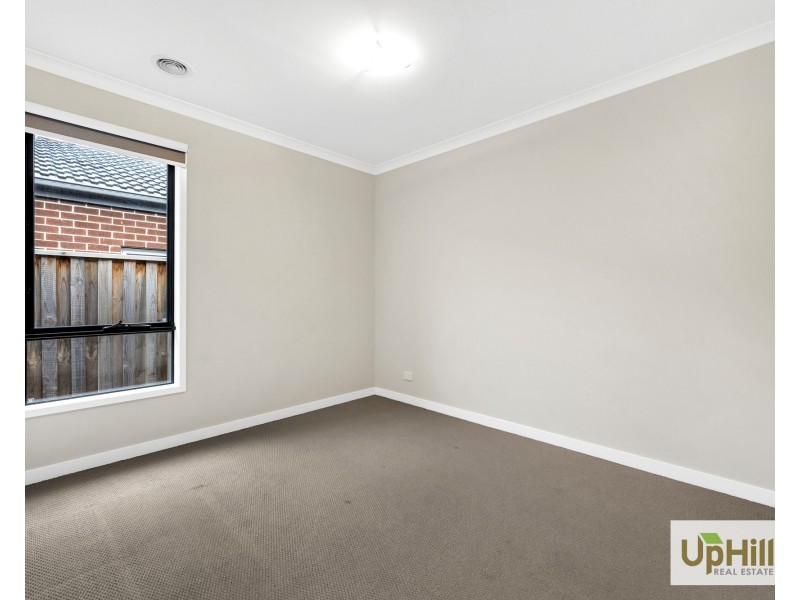 10 Serengeti Street, Clyde North VIC 3978
