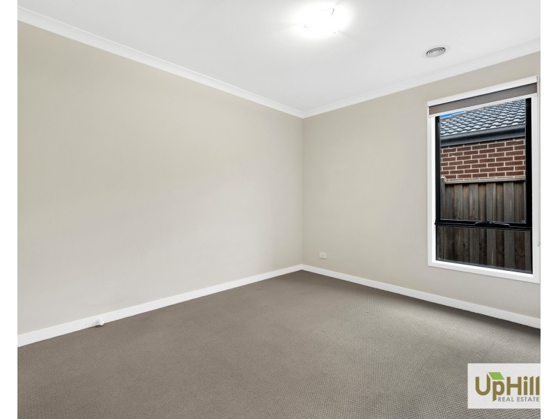 10 Serengeti Street, Clyde North VIC 3978