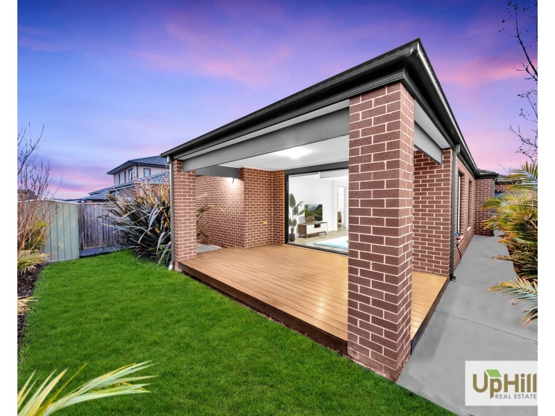 10 Serengeti Street, Clyde North VIC 3978