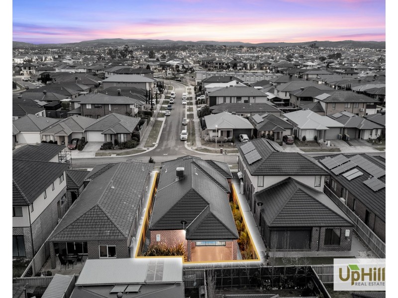 10 Serengeti Street, Clyde North VIC 3978