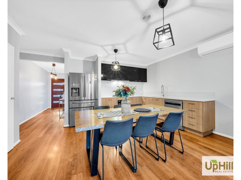 14 Mountjoy Circuit, Clyde North VIC 3978