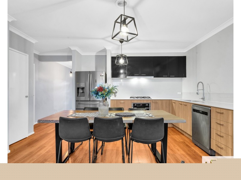 14 Mountjoy Circuit, Clyde North VIC 3978