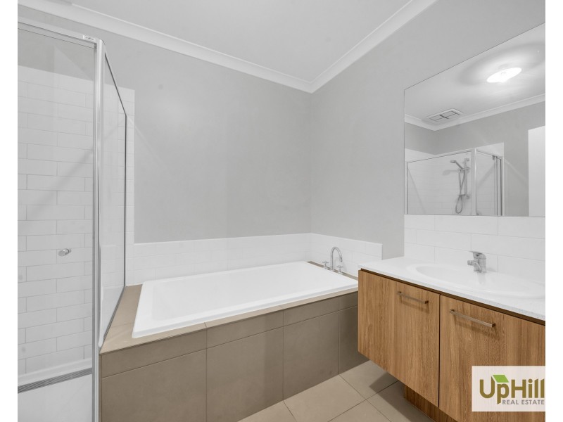 14 Mountjoy Circuit, Clyde North VIC 3978