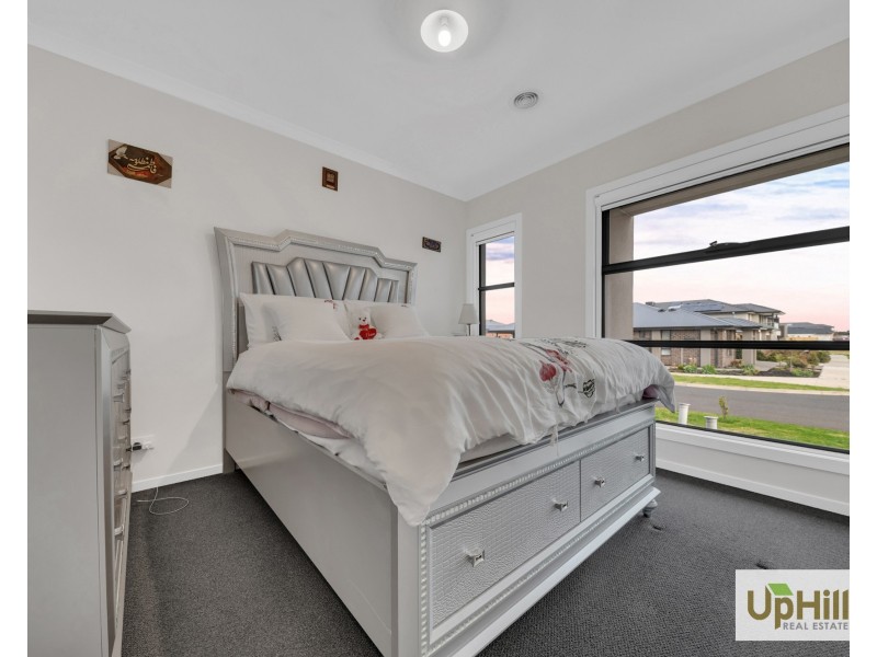 43 Pelagos Drive, Clyde VIC 3978