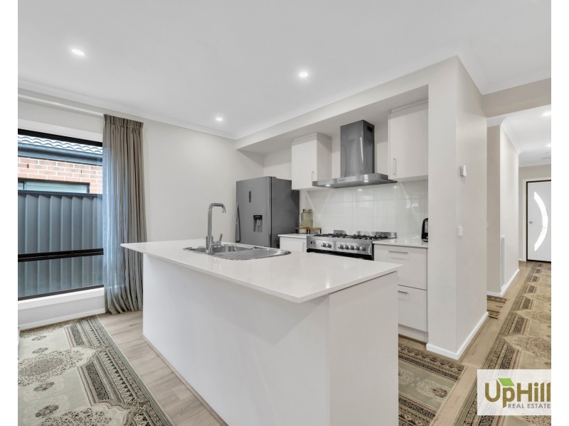 43 Pelagos Drive, Clyde VIC 3978