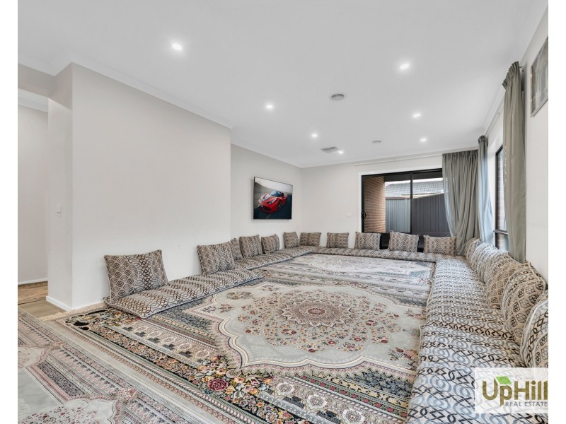 43 Pelagos Drive, Clyde VIC 3978