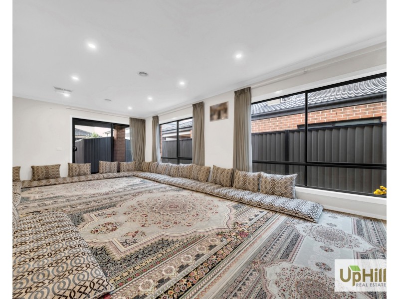 43 Pelagos Drive, Clyde VIC 3978