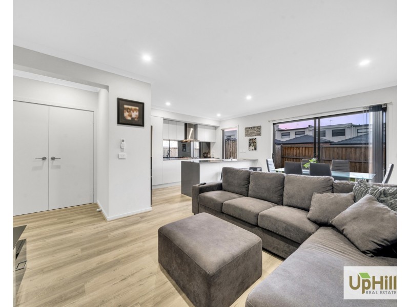 62 Union Street, Clyde North VIC 3978